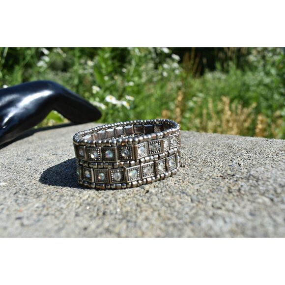 Iridescent Glass & Silver Beaded Stretch Bracelet – Elegant, Timeless, Chic (7") - Picture 3 of 10